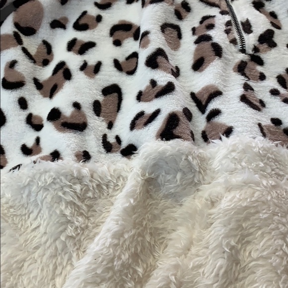Kaelyn Leopard Print Sherpa Fleece Hoodie - Picture 3 of 3